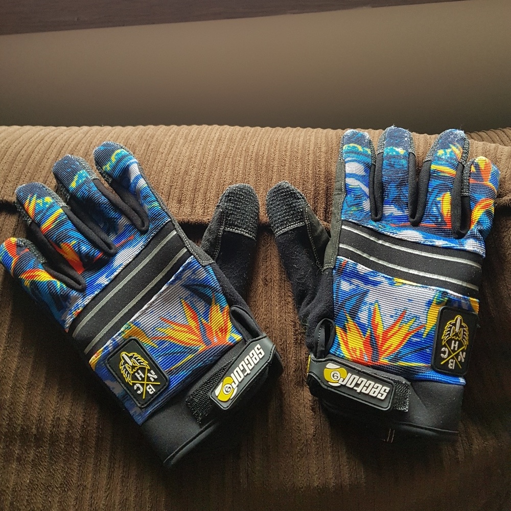 Sector 9 gloves